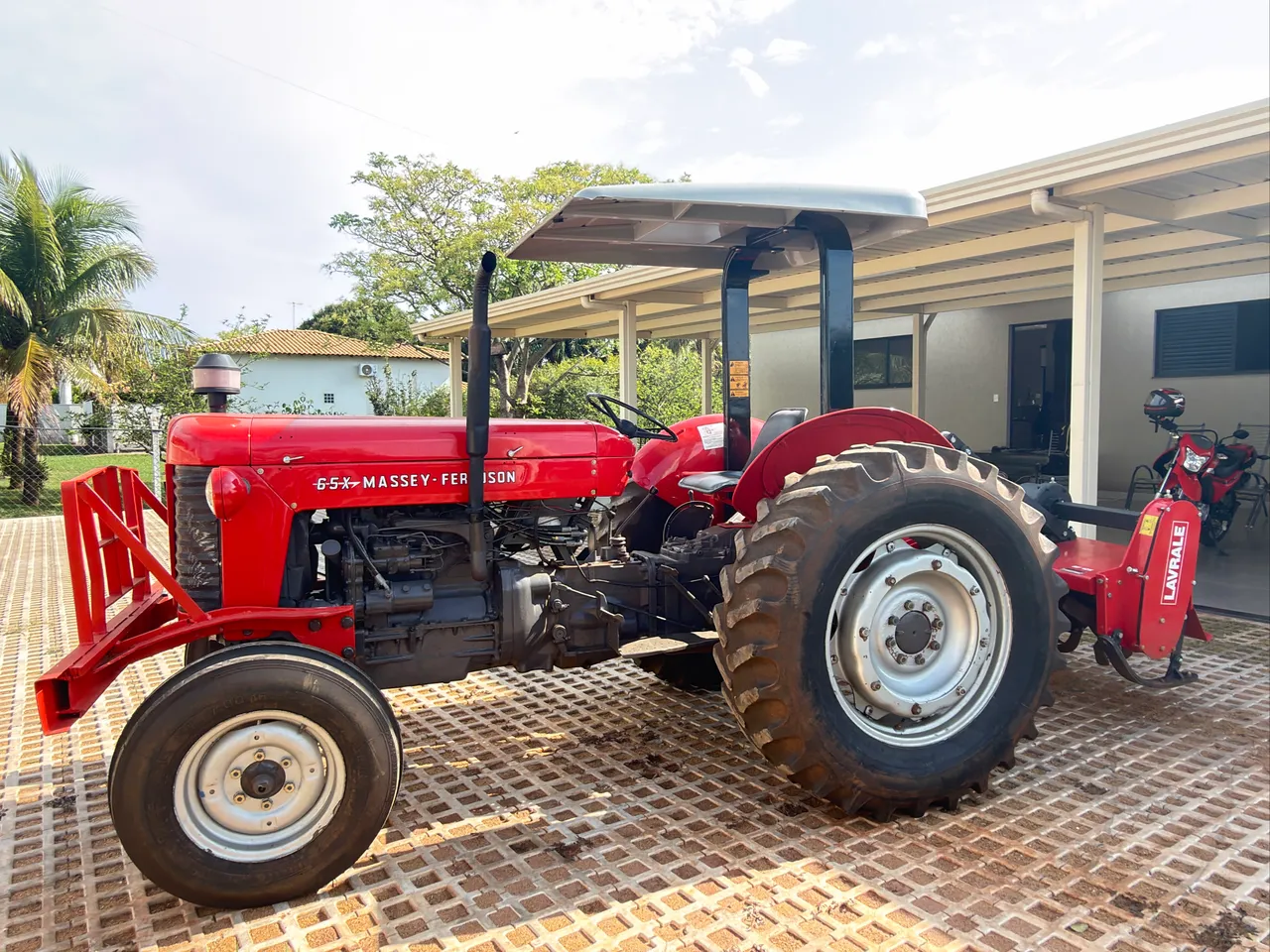 Trator Massey Ferguson 65 x — miniatura 3
