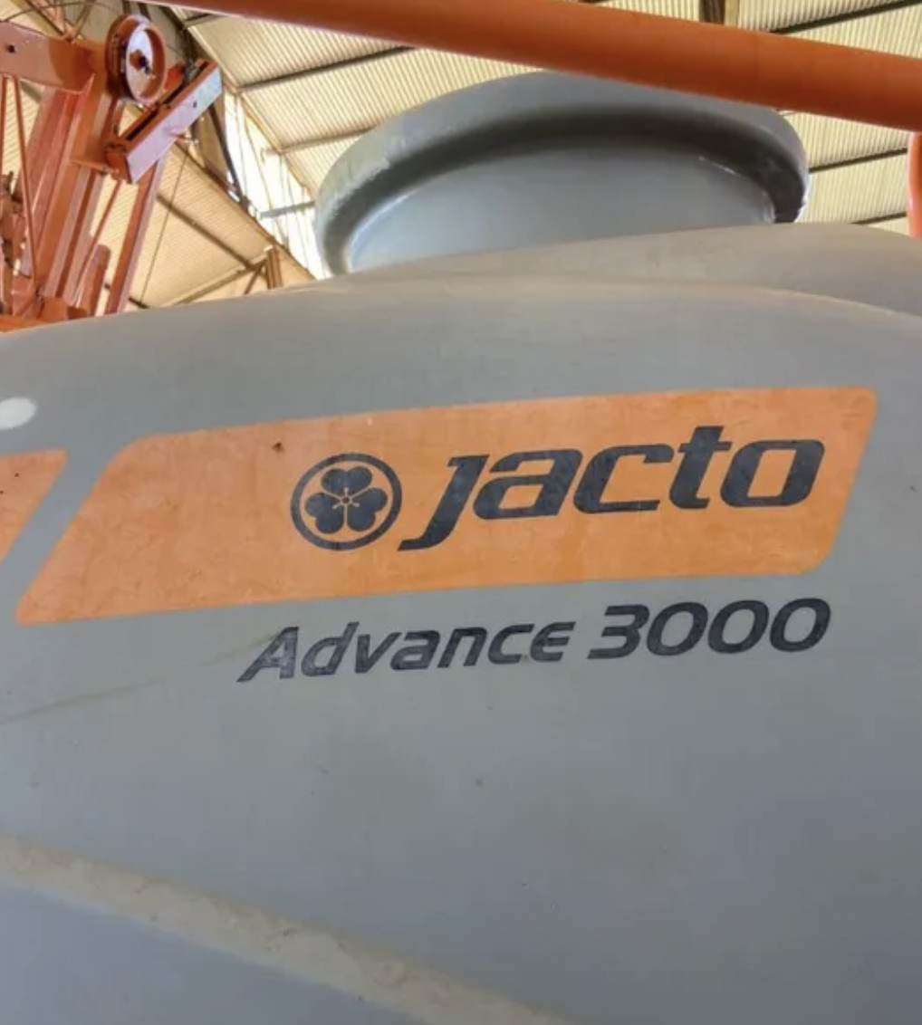 Pulverizador Jacto Advance 3000 — miniatura 3